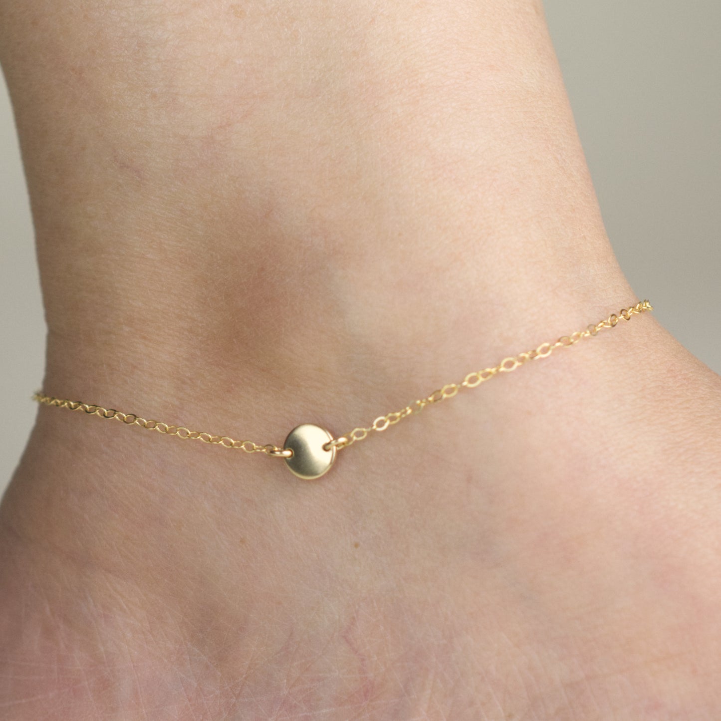 Minimalist Smooth Disc Anklet