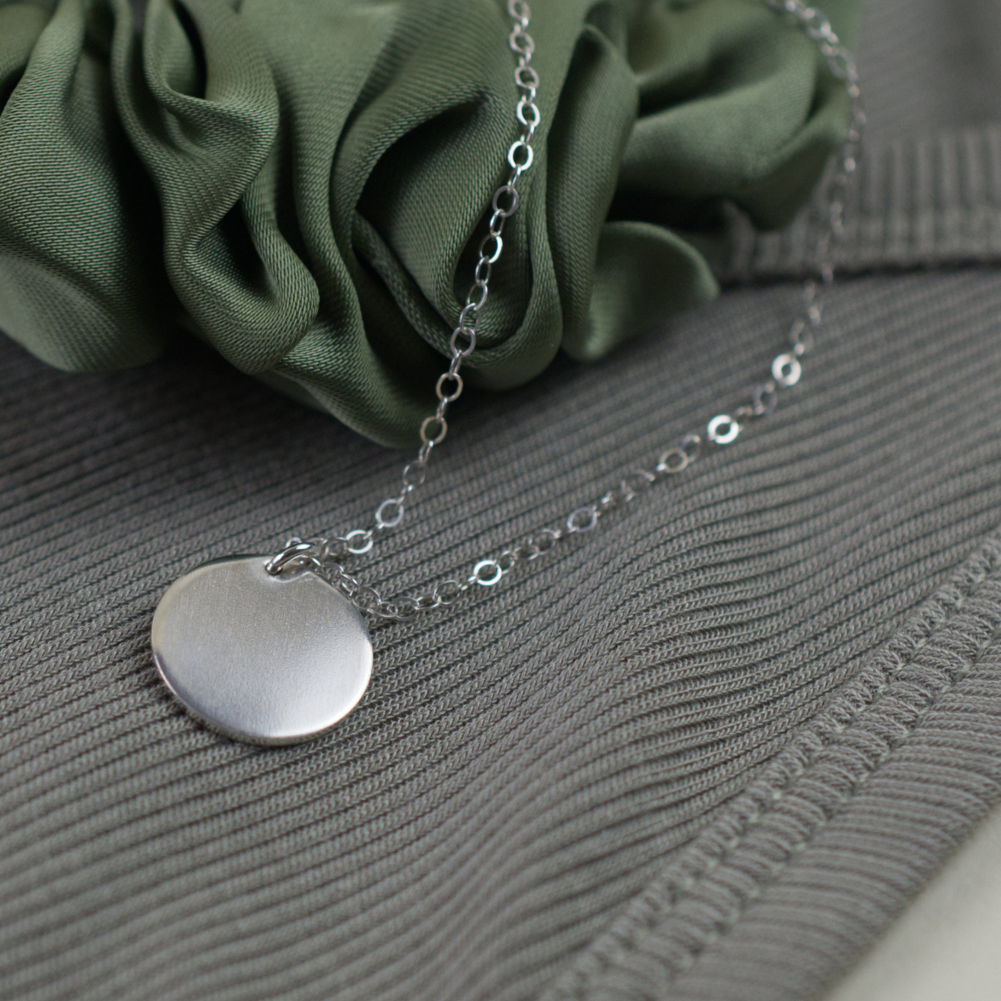 Classic Smooth Disc Necklace